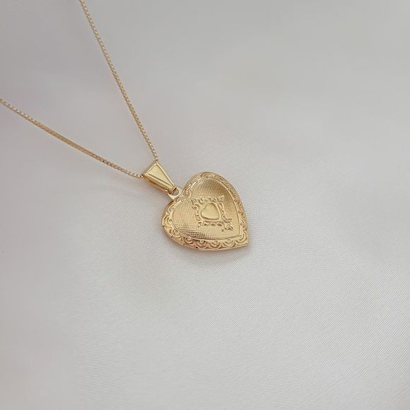 Jewelry - Gold Filled Box Chain Heart Locket Pendant Necklace Picture Necklace
